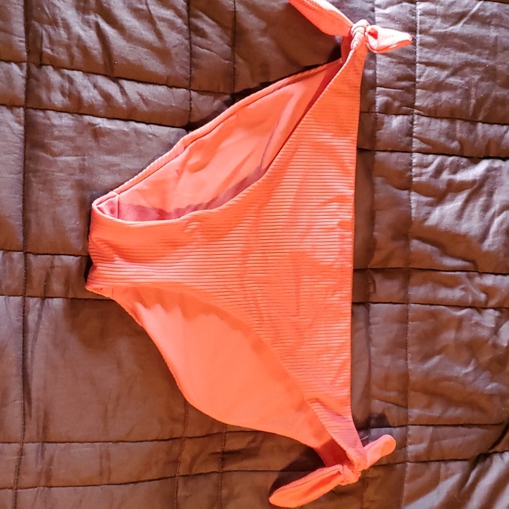 Pink Bikini - Picture 5 of 7